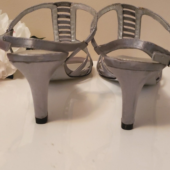 Adrianna Papell Ainsley pewter silver satin with crystals Heels 8 - Picture 6 of 11